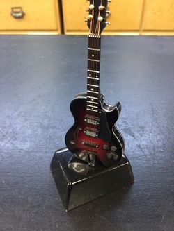 Guitar miniature 6”