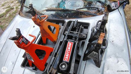 Craftsman Floor Jack with 4 stands