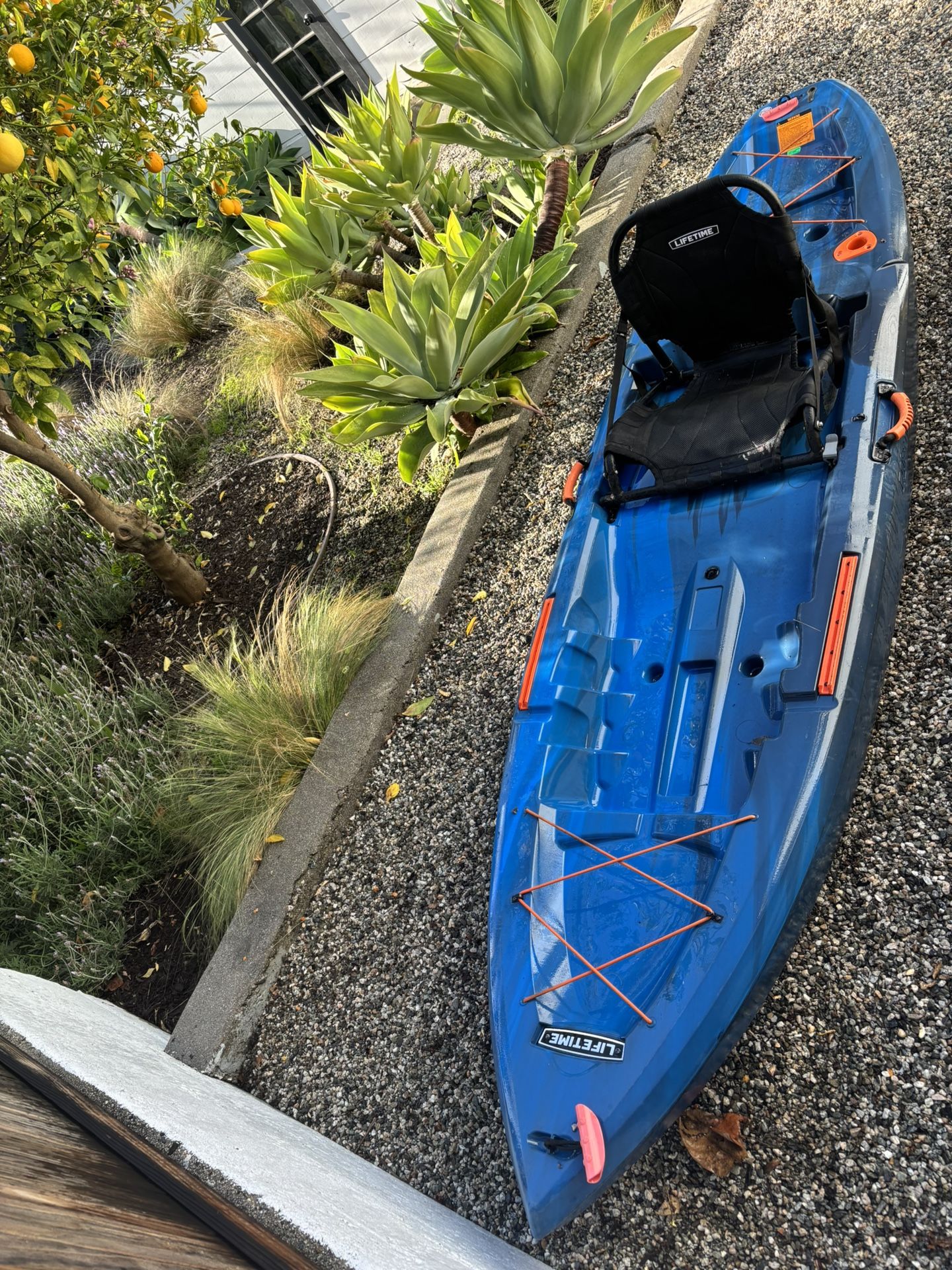 LIFETIME TETON ANGLER 100 KAYAK