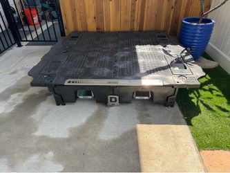 Decked drawer tool box