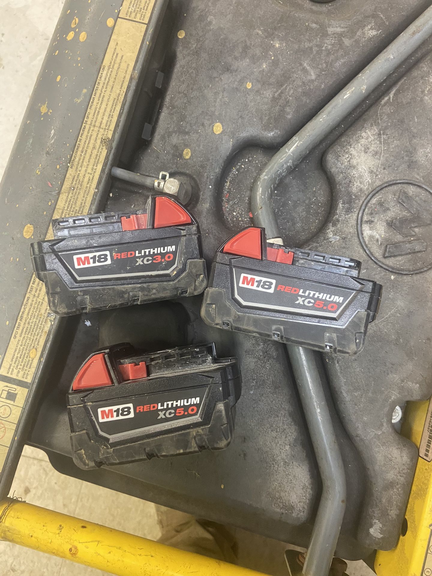 8 Milwaukee Batteries