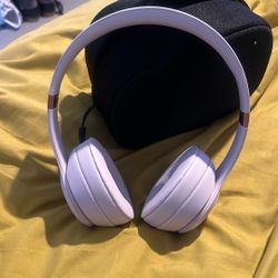 Pink beats Bluetooth headphones
