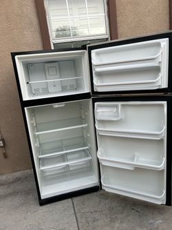 3 MONTHS WARRANTY 30x30x66 FRIGIDAIRE REFRIGERATOR SILVER 18cuft