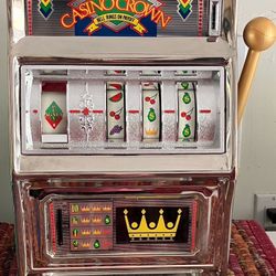 Casino Crown Jackpot Slot Machine Game - Vintage