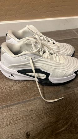 Jordan basketball shoes size 9
