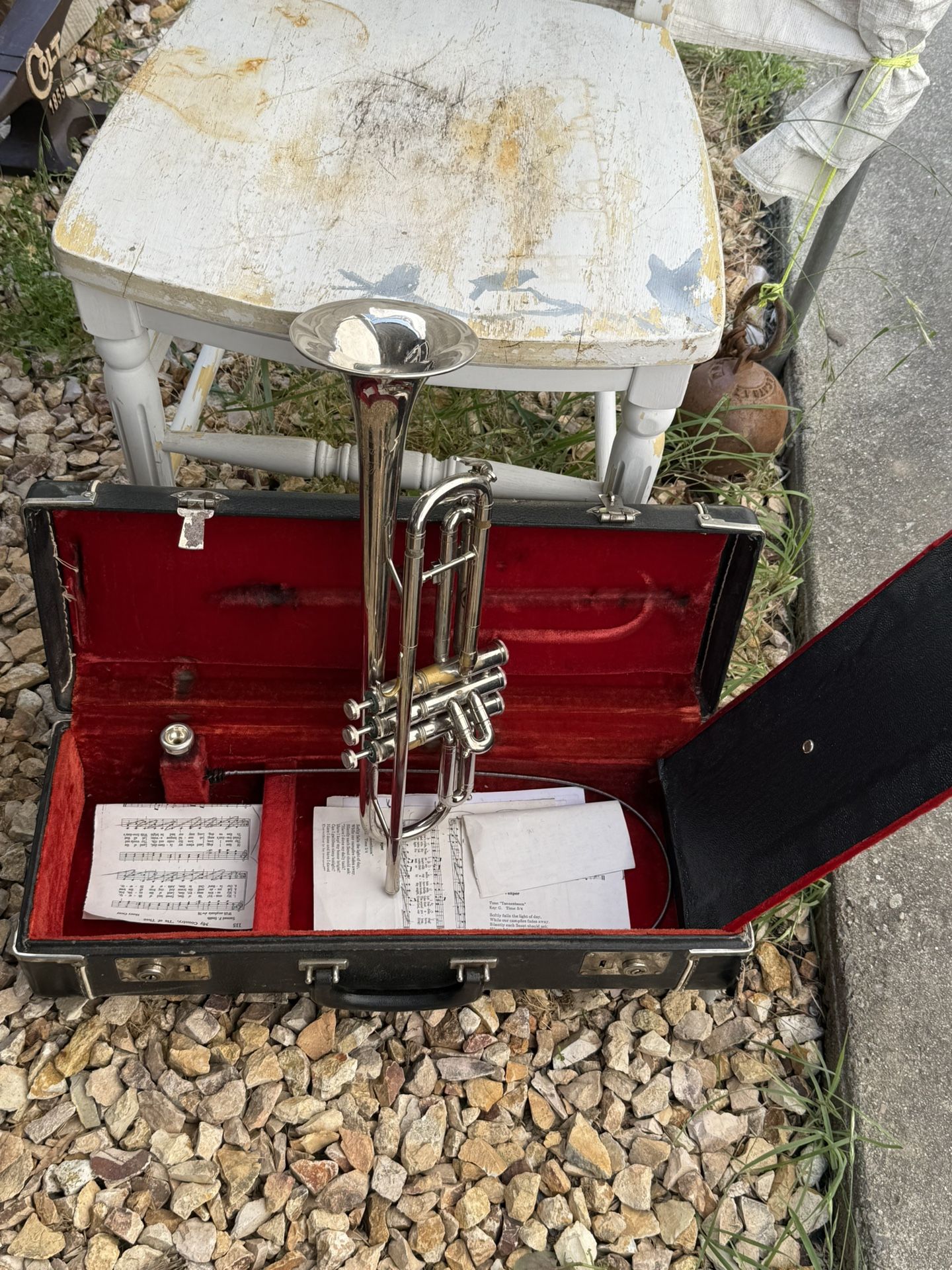 Silver vintage trumpet 🎺 