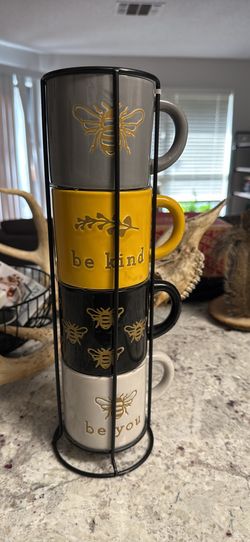 Bee themed mug set