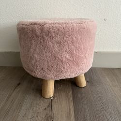 Mini pink fur ottoman