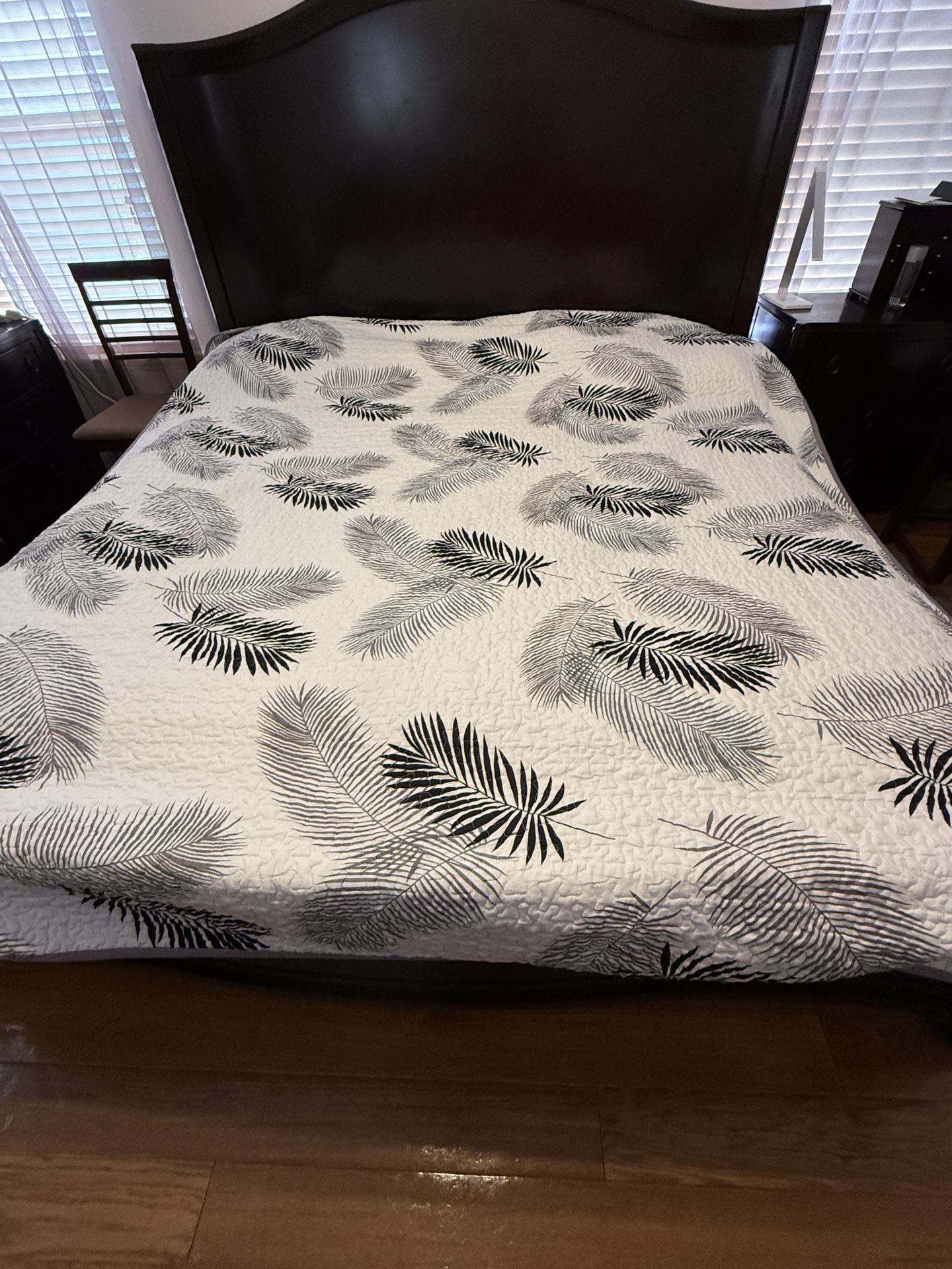 Double Sided Bed Spread. 83’’x 90’’