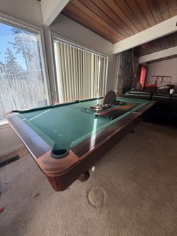9’ Brunswick Gold Crown Pool Table With Accessories
