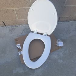 Bemis elongated toilet seat, model 1500EC