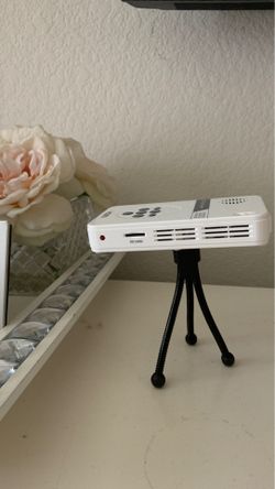 Led pocket projector