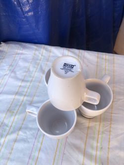 Cuatro tazas IKEA