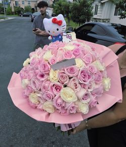 Premium roses .Customized. birthday's, Anniversary Any Occasion. Se habla español