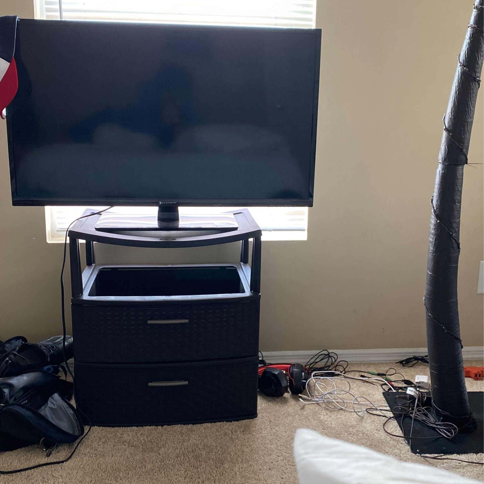 38 inch Element Tv