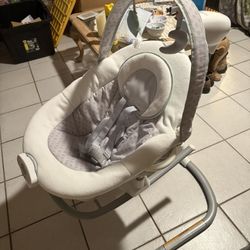 Graco Soothe 'n Sway Swing With Portable Rocker