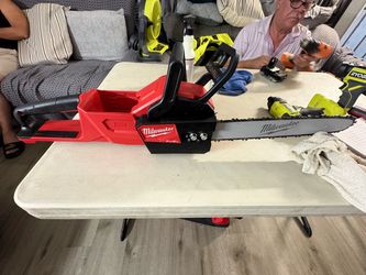 Milwaukee M18 Fuel 16” Chainsaw