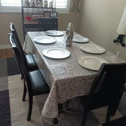 Like New Dinning Table 4 Chairs And Bench 