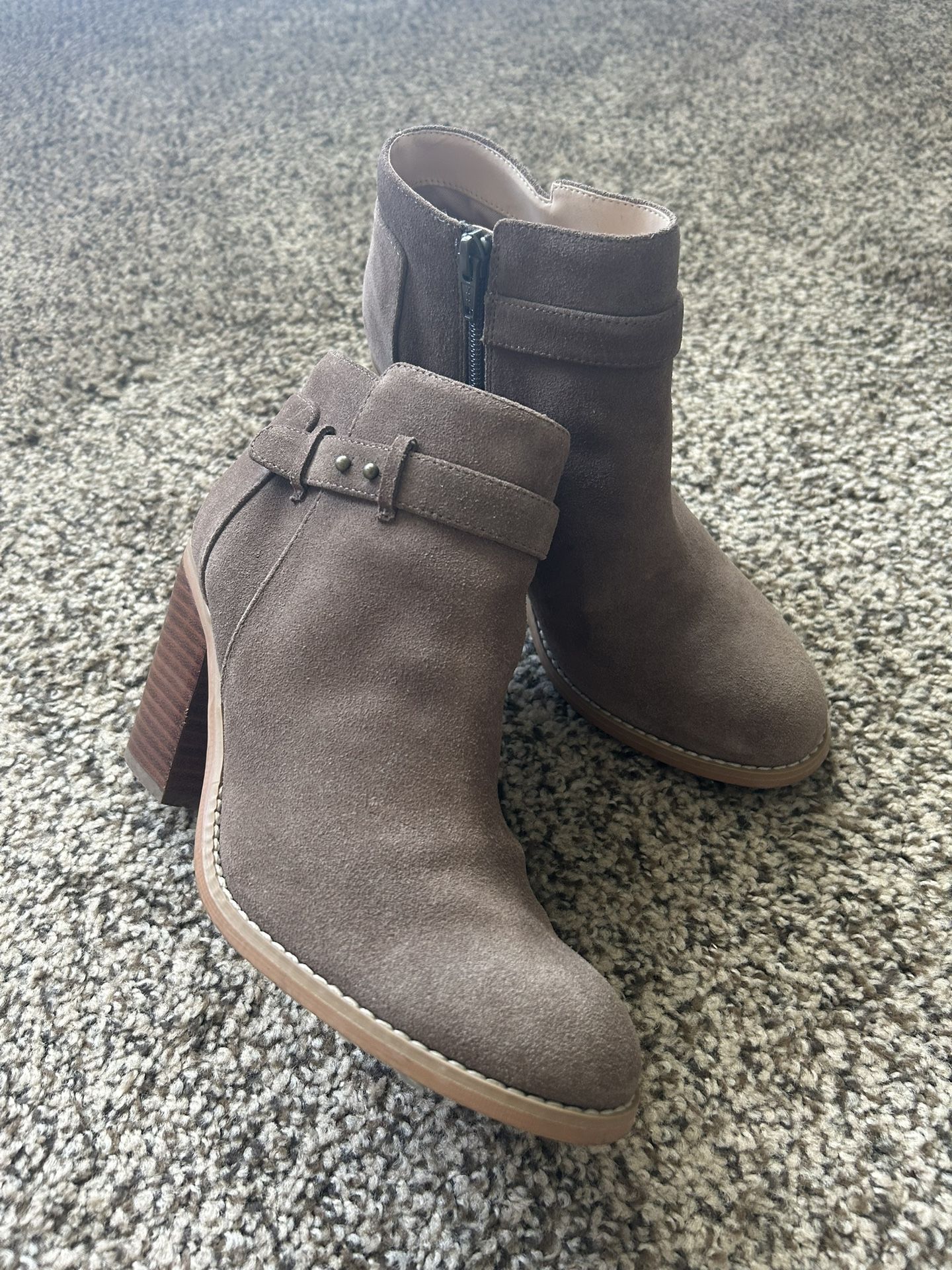 Cute boots size 8