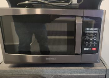 Toshiba Microwave for Sale in Ashburn, VA - OfferUp