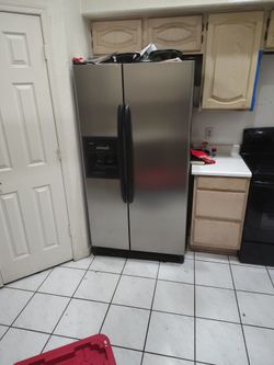 Kenmore Fridge/Freezer