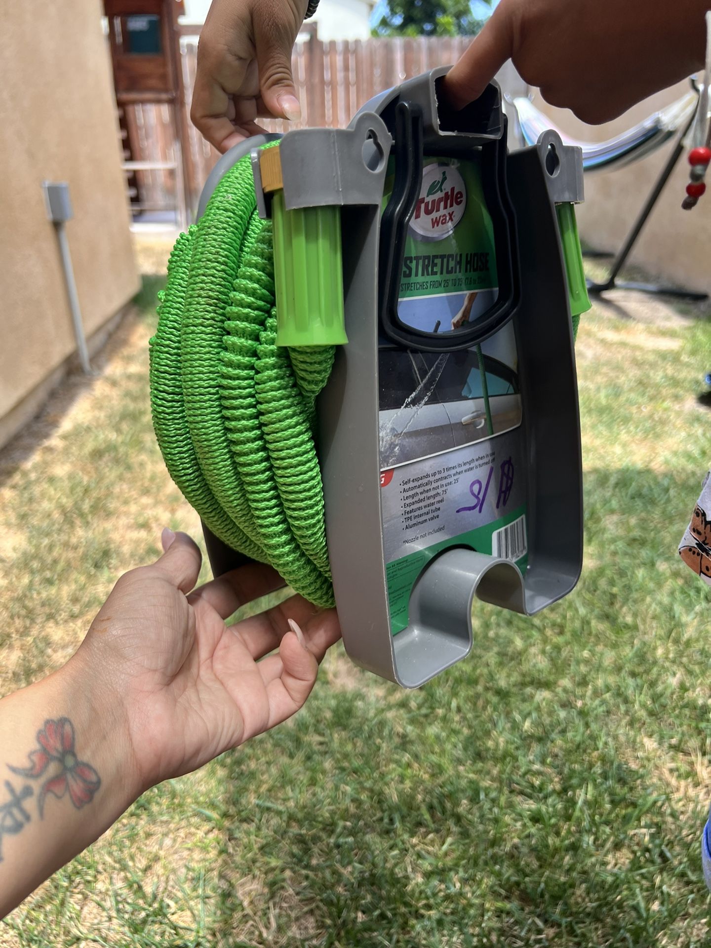 Giraffe retractable garden hose for Sale in Garden Grove, CA - OfferUp