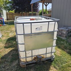 250 Gallon Liquid Container