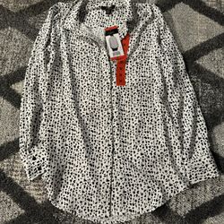 New Women’s Dress Shirt Medium 