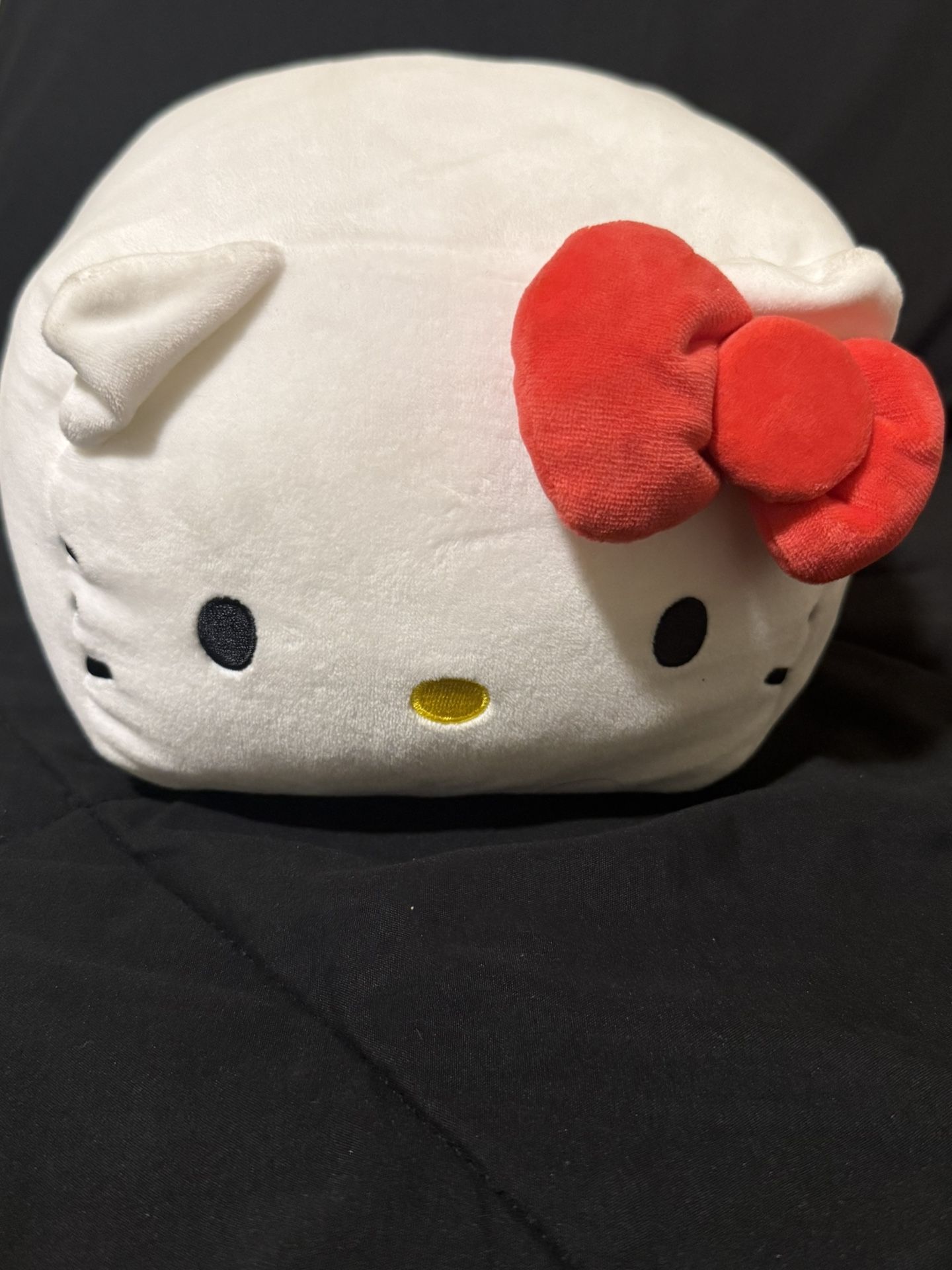 Hello Kitty Sanrio Plushie