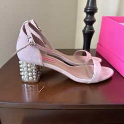 Woman’s Heel Shoes Size 7.5 Pink Color 