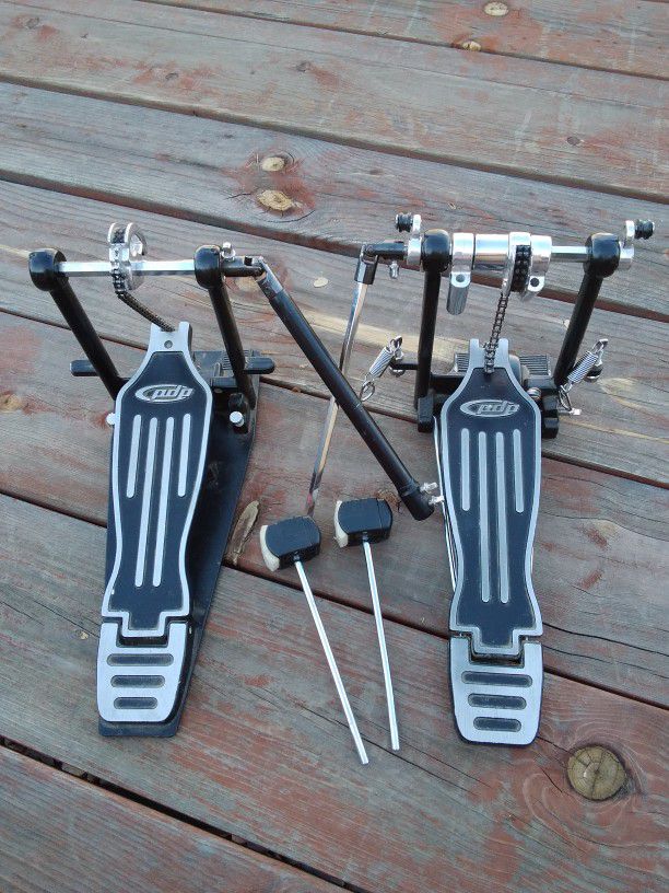 PDP Double Kick Bass Drum Pedal Tight Springs Felt Beaters Good Condition 