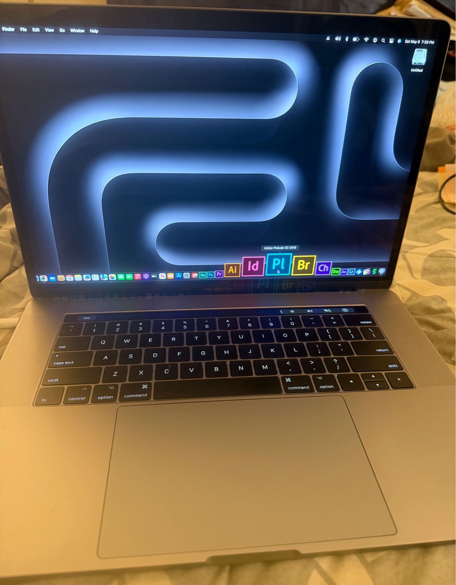 15”Macbook Pro Touchbar/GarageBand/Final Cut Pro X/Logic Pro X