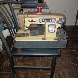 Fleetwood Sewing Machine 