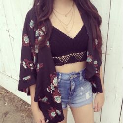 New Pins & Needles Beautiful Floral Kimono For Sale!!