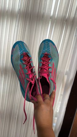 Soccer cleats Messi F50