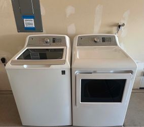 GE Washer and Dryer (delivery available)
