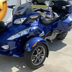 2012 CanAm SPIDER 3 wheel GREAT MOTORCYCLE _STREET_ READY TO GO Automatic _ easy to drive .