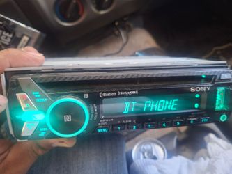 STEREO SONY CD AUX USB BLUETOOTH CAMBIA DE DIFERENTES COLORES GOOD CONDICIÓN ABLO ESPAÑOL