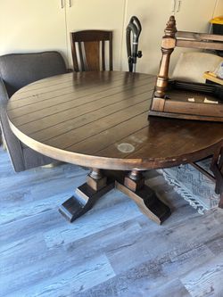 oak hardwood table not free