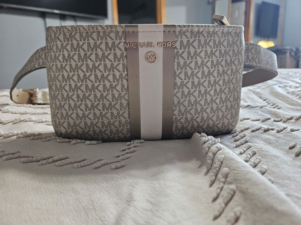 Michael Kors Adjustable Belt Bag.