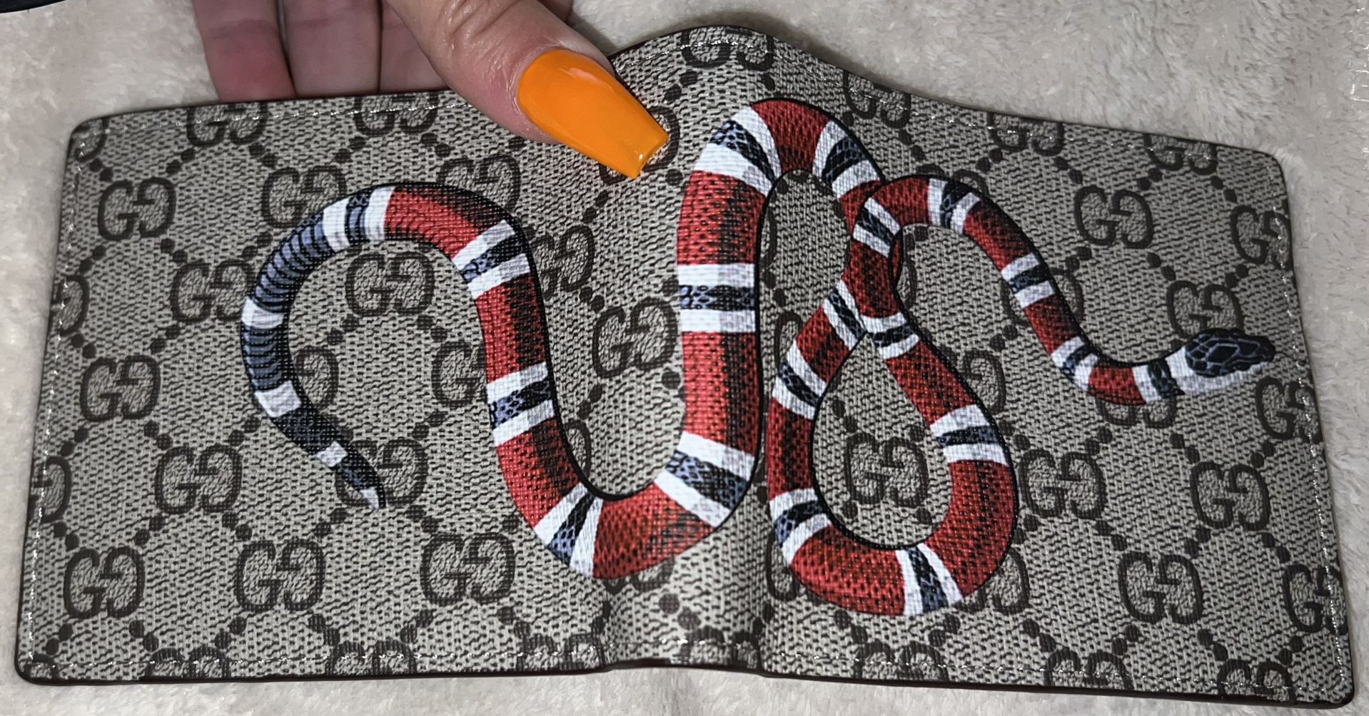 Gucci Kingsnake Print GG Supreme Wallet for Sale in Bloomington, IN -  OfferUp