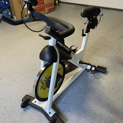 Stationary Bike/ Rowing Machine