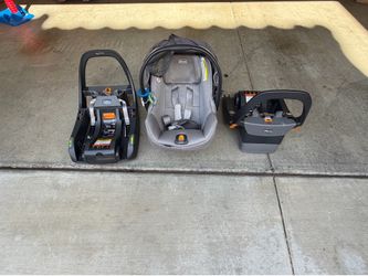 Chicco KeyFit35 Max ClearTex Infant Car Seat plus 2 bases