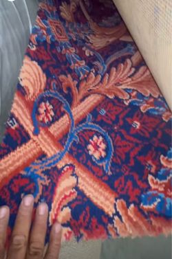 Beautiful carpet I could deliver locally