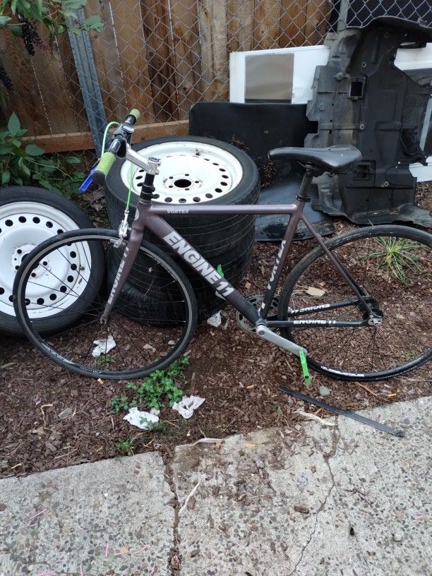 ENGINE 11 VORTEX TRAINING BIKE SINGLE SPEED