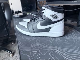 Air Jordan 1 Retro High Tops - Only Tried On