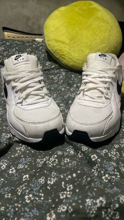 White Nike air max excee men’s shoes size 8.5