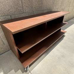 Cabinet/cabinet with storage drawers on wheels