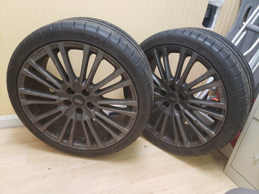 -19" Ford Focus RS Wheels/Rims With Tires - Complete set of 4 - EXCELLENT CONDITION - 235/35 ZR19 -