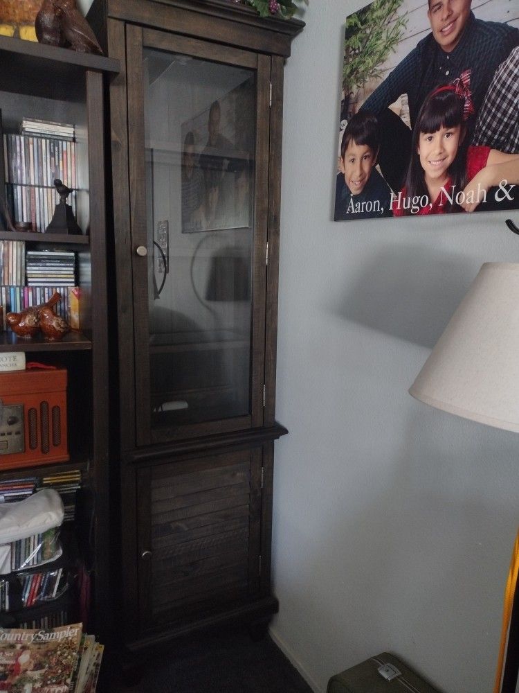 Farmhouse Style Twin Tall Shelf Perfect Condition.